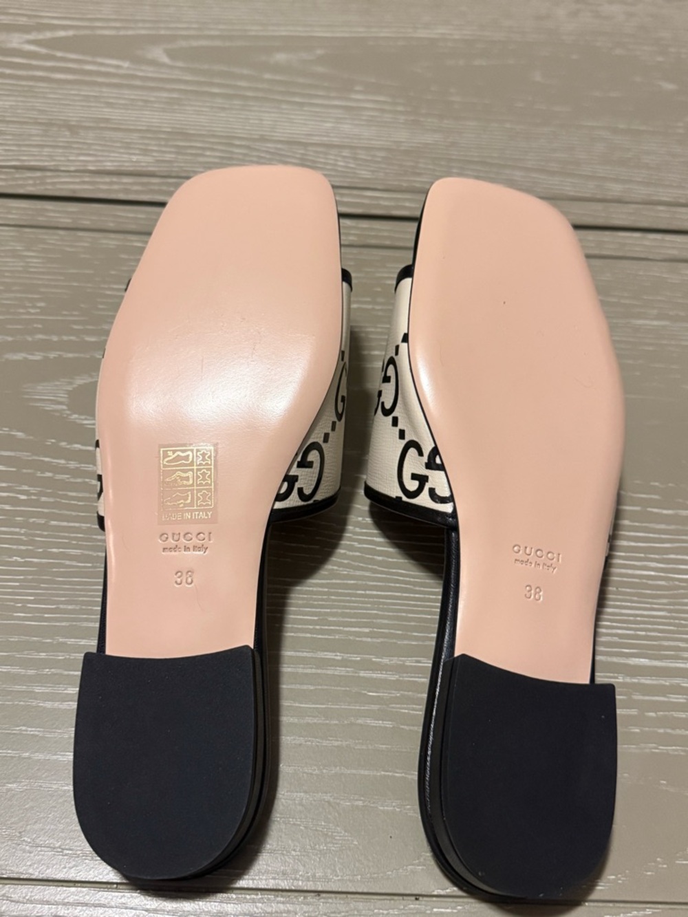 Gucci Cream & Black GG Logo Leather Slide Mules with Gold Double G - Picture 11 of 17